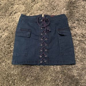 BOBBLES & LACE MINI SKIRT